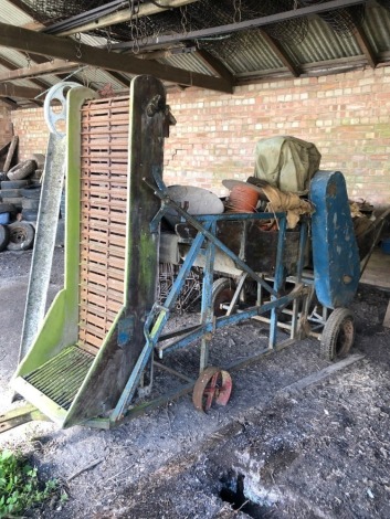 A potato sorter. Buyer's Note: No viewing is available. Buyer to collect from Eye nr Peterborough, Cambs.