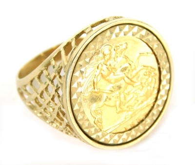 An Elizabeth II half gold sovereign, in 9ct gold basket weave ring setting, size T, 8.3g all in.