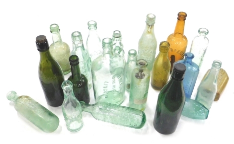 Various late 19th/early 20thC bottles, to include Wellow Brewery Co Louth, 26cm high, part Reform Act style flask Summerby's Wine and Spirits Vault Grantham, various other glass bottles, local interest, etc. (a large quantity)