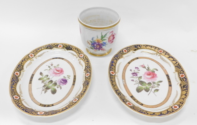 A pair of early 19thC Spode dishes, 2789, hand painted with roses with an outer floral and gilt banding on Royal blue ground, marked beneath, 31cm wide and a jardiniere. (3)