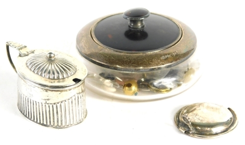 A George V silver and glass dish, of circular form, with faux tortoise shell lid Birmingham 1928, 10cm high and a silver mustard pot with associated lid. (a quantity)