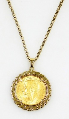 A George V gold full sovereign 1927, in a 9ct gold pendant mount, on a 9ct gold belcher chain with lobster claw clasp, 20.1g. - 2