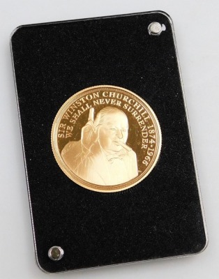 A 2015 Winston Churchill commemorative gold half crown, in fitted box with outer box, lacking certificate. - 2