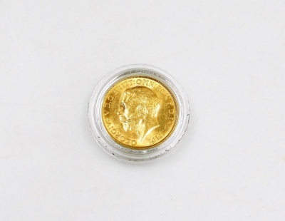 A George V full gold sovereign, dated 1926, in fitted box with certificate and outer box. - 3