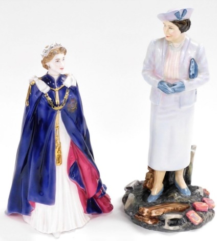 A Royal Doulton porcelain figure, The Queen Mother HN3944, limited edition number 306/5000 and a Royal Worcester porcelain figure of Queen Elizabeth II, to commemorate The Queens Golden Jubilee 1952-2002, limited edition number 811/1000, 22cm high.