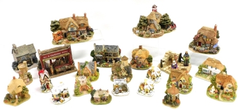 A group of Lilliput Lane cottages, to include Sweets And Treats, Stargazers Cottage, Firemans Watch, Kendal Tea House, Hickery Dickery Dock, Gold Top, Lavender Breeze Cottage, etc., some with deeds and certificates.