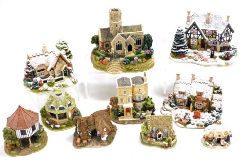 A group of Lilliput Lane cottages, to include The Three Kings, Lead Knightly Light, Christmas Lights At The Bell Inn, The Old Forge, The Christmas Present, etc., some boxed.