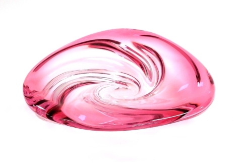 A Val St Lambert pink triform glass dish, with swirl decoration, etched mark, 22cm wide.