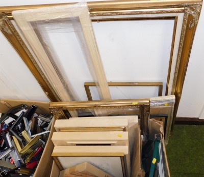 A residual shop stock of picture frames, framing accessories, samples, materials, etc. (a quantity) - 3