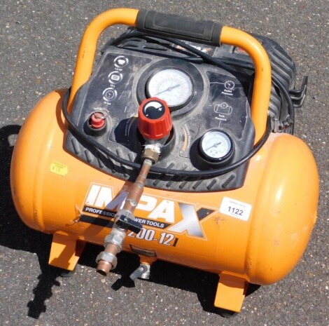 An Impax AM200-12 mini compressor. Note: VAT is payable on the hammer price of this lot at 20%.