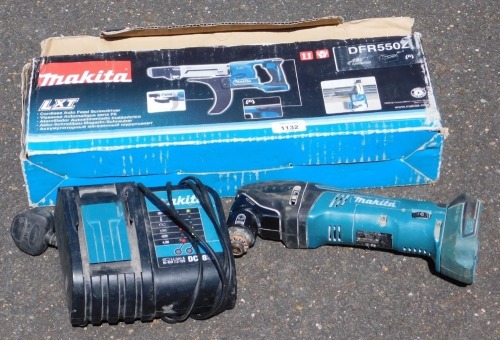 A Makita cordless auto feed screwdriver and a Makita DTM50. Note: VAT is payable on the hammer price of this lot at 20%.