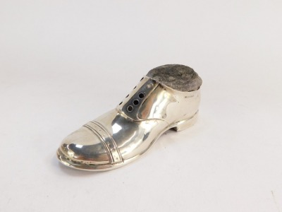 A large Edwardian novelty silver shoe pin cushion by Solomon Blanckensee & Sons, with maker's mark, Birmingham 1909, 13cm wide, 4½oz gross. - 2