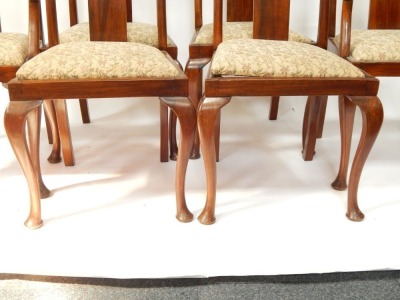 A set of six Edwardian dining chairs, each with pierced splat back, and drop-in floral seats, on cabriole legs. - 3