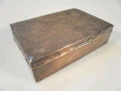 An early 20thC silver cigarette box