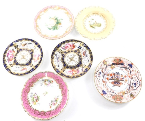 Various 19thC cabinet plates, one hand painted with a scene, another with floral centre with a pink and gilt highlighted border, early 19thC Coalport type plate decorated with panels of bird and flowers, 22cm diameter, etc. (a quantity)