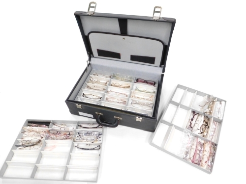 A case containing various spectacles. (a quantity)