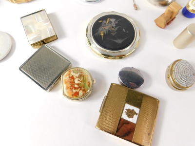 Various compacts, powder compacts, shaped Stratton and other style, 7cm wide, Oriental figure perfume bottle, etc. (a quantity) - 3