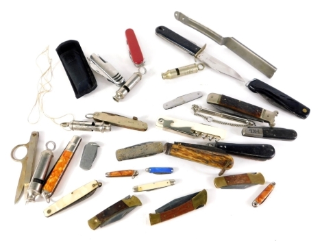 Various whistles, to include Acme City, 8cm wide, pen knives, sheath knife, metal scabbard, horn handle folding knife, various other folding knives, Swiss Army type, etc. (a quantity)