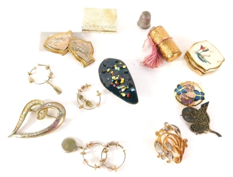 Various costume jewellery and effects, heart shaped brooch, 5cm high, thimble, Stratton type and other boxes, etc. (a quantity)