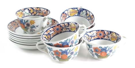 A Wedgwood Eturia Poterat part service, comprising 6 cups and saucers, 14cm diameter, printed marks beneath