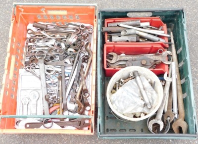 A group of engineering tools, comprising hook line reels, wrenches, spanners, bolts and screws, pipes, etc. (2 boxes)