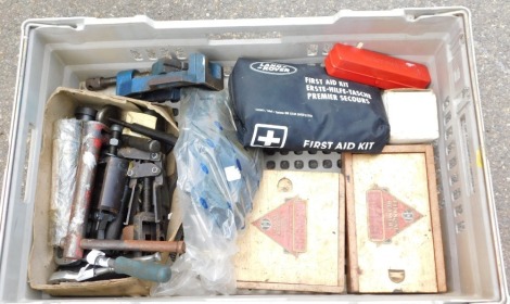 An extension pilot kit and expanding reamers kit, first aid kit, clamps, part socket sets, etc. (1 box)