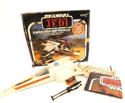 A Star Wars Return of the Jedi X Wing fighter, 1983 copyright French. (boxed)