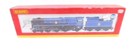 A Hornby OO gauge locomotive and tender, Canadian Pacific, Merchant Navy Class R121, boxed.