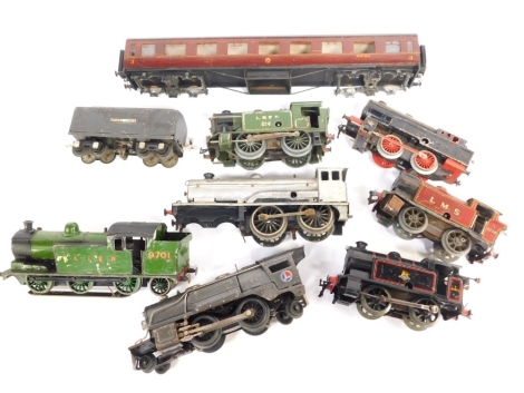 Tin plate O gauge locomotives, to include LNER 9701 locomotive, a Lionel O gauge motor, Lionel Corporation NY locomotive, various other locomotives, tin plate O gauge. (a quantity)