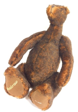 A limited edition Dianne Morris brown plush jointed Teddy bear Woodrow, no. 51/450, 30cm high.