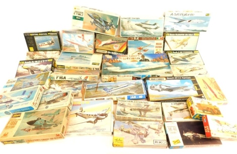 Revell 1:144 scale and other boxed aeroplane kits, to include Sir Freddie Laker's Skytrain and Passenger Service, various others, 1:72 scale Macch Cestonldi, etc. (a quantity)