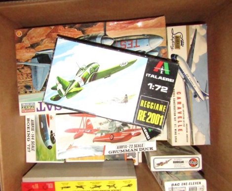 Riko and other aeroplane kits, Italeri 1:72 scale Reggia NE aeroplane, Airfix Giamma Duck, Douglas DC-3X, etc., boxed. (a quantity)