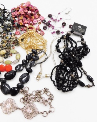 Costume jewellery, including necklaces, belts and clip earrings. (a quantity) - 2