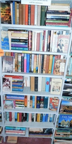 A quantity of books relating to British and other history, to include Roman Britain, The Royal Family, etc. This lot is situated in 14 East St, Horncastle, LN9 6AZ for Viewing on Tuesday 5th July 10am to 2pm with collection strictly restricted to Friday