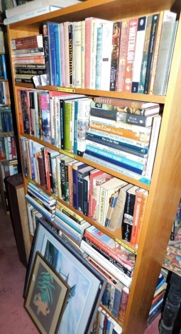 A quantity of books relating to military history, to include Napoleonic Wars, America in Conflict, and other world campaigns, lot to include a beech effect open bookcase. This lot is situated in 14 East St, Horncastle, LN9 6AZ for Viewing on Tuesday 5th