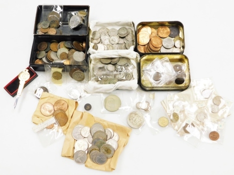 A group of pre-decimal and World coinage, to include pennies, penknife inset with a 1949 farthing, various shillings, Victorian silver young head threepences, Spanish ten cent coin, etc. (1 tray)