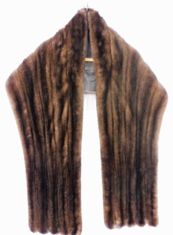 A mink wrap or collar, 206cm wide.