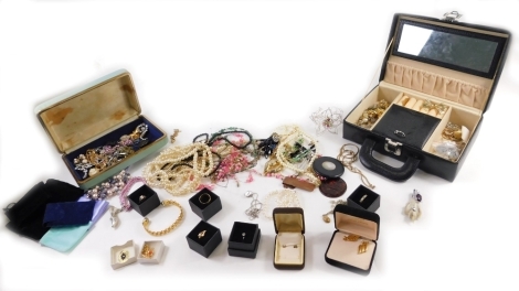 Various costume jewellery and effects, jewellery box containing various paste brooches, floral example 5cm wide, Avon bracelet, cameo brooch, shoe brooch, pierced mask fob, polished gold coloured band, cameo ring, other costume rings, butterfly ear stud, 