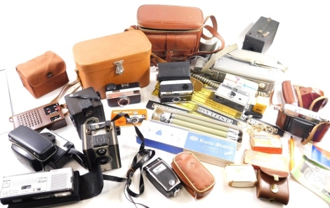 Various cameras and related equipment, a Cornet box camera 13cm high, Cineflash famous planes, Ising flash, Kodak Instamatic 33 camera, Iso-pak camera, various carrying cases, other related equipment, etc. (a large quantity)