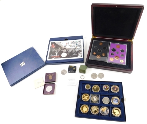 Various commemorative coins, Turks and Caicos Islands five crown, Prince Edwards crown, Milestones in Flight, various commemorative crowns, Jubilee Monarch crown, Festival Of Britain cased crown, Legends of Wembley silver crown cover, two Queen Elizabeth 