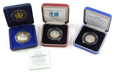 Various coins, to include 1998 silver proof Piedfort 25th Anniversary fifty pence, five euro sterling Piedfort fifty pence, 150 Years of Public Libraries. (3, cased)