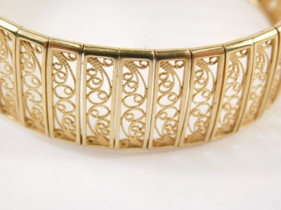 A mesh work bracelet, with double gate clasp, filigree type, marked 375, 18cm long, 26g. (boxed) - 2