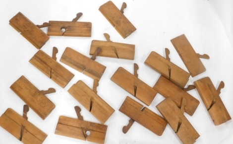 Various wood planes, early 20thC, 13cm high, etc. (a quantity)