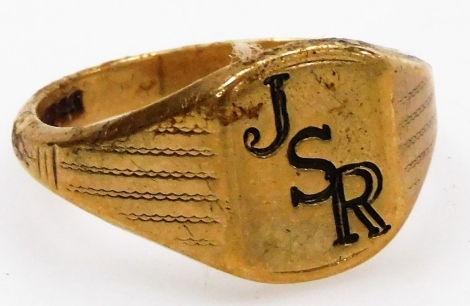 A gentleman's 9ct gold signet ring, J.S.R initials engraved, size Y, 7.1g.