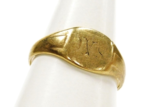 A lady's 9ct gold signet ring, monogram engraved, size O, 1.9g.