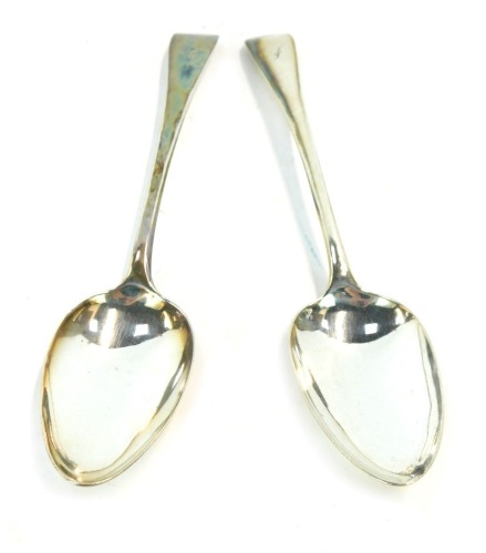 A pair of Victorian silver Fiddle pattern serving spoons, each bearing the initial F, London 1899, 3¼oz.