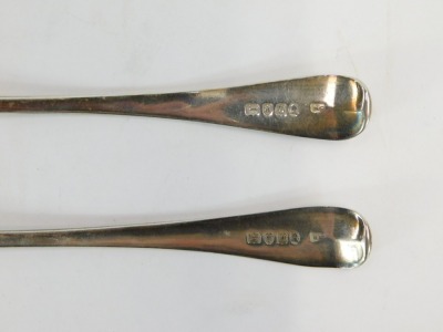 A pair of Victorian silver Fiddle pattern serving spoons, each bearing the initial F, London 1899, 3¼oz. - 2