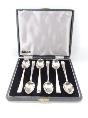 A set of six George V silver teaspoons, each of Art Deco type design, Sheffield 1929, 3¾oz. (boxed) - 3