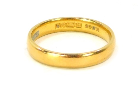 A 22ct gold wedding band, of plain design, size N½, 4.3g.