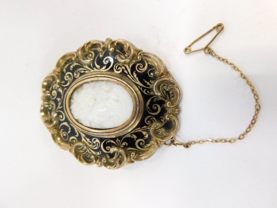 A late 19thC memorial brooch, the heavy scroll detailed and blackened outer border, with a central oval crest depicting maiden, in blue and gold with single pin back and safety chain, 6cm x 5cm, 41.8g all in. - 2